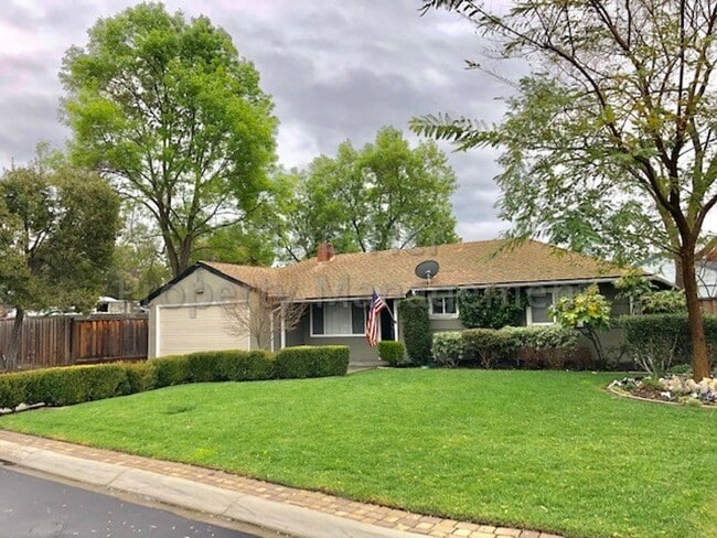 Building Photo - Spectacular 3 Bed, 1 Bath, 1,087 sqft House in Pleasant Hill available now for lease!