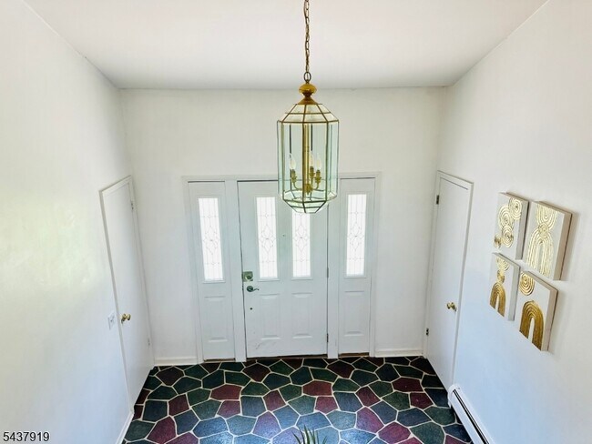 Building Photo - 7 Doremus Dr