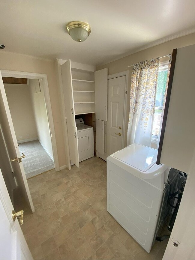 Building Photo - 2510 San Francisco Ave NE