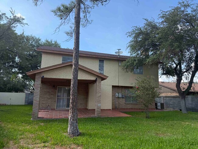 Building Photo - 901 Eden Ln