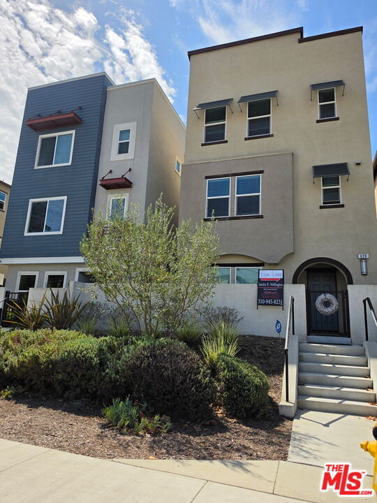 Building Photo - 628 Grace Ave