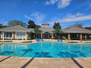 Building Photo - 7801 Point Meadows Dr