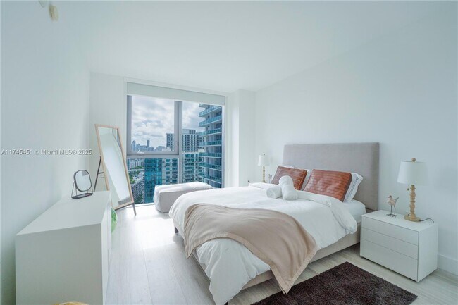 Foto del edificio - 121 NE 34th St