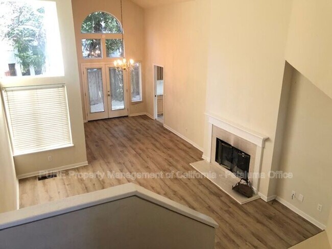 Building Photo - 14 Horseshoe Bay Ct