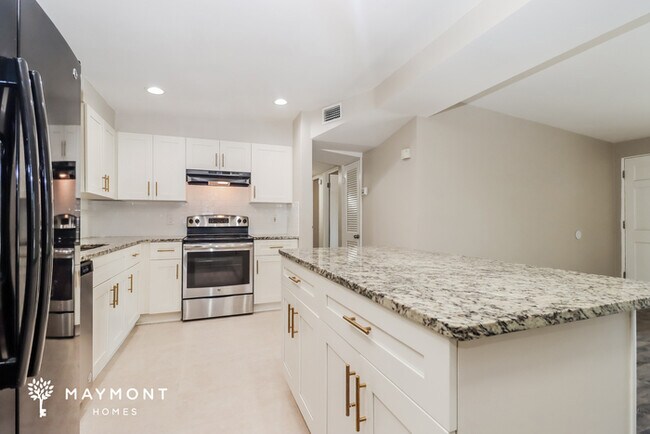 Foto del edificio - 2120 Catalina Dr