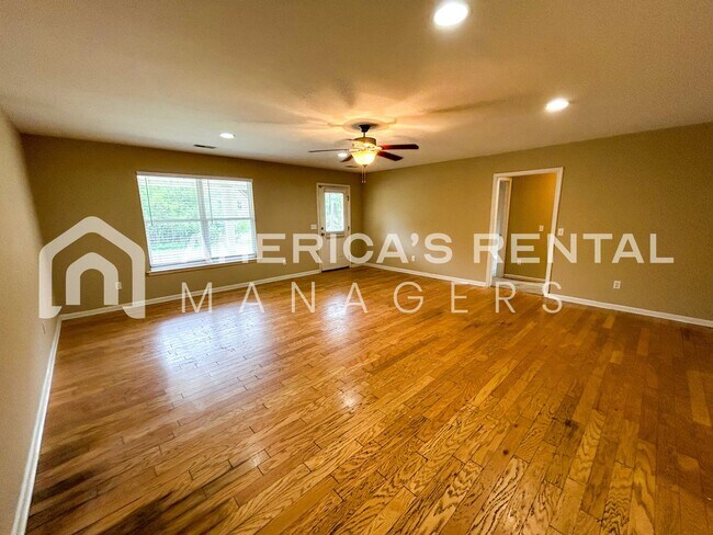Building Photo - Home in McCalla!! - Available to View NOW!...