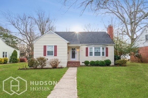 Foto principal - 102 Somerset Ave