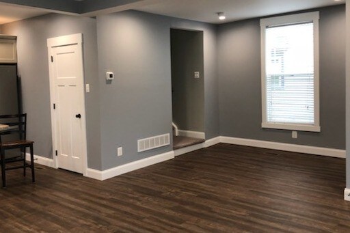 Dining - 30 Waterloo Ave