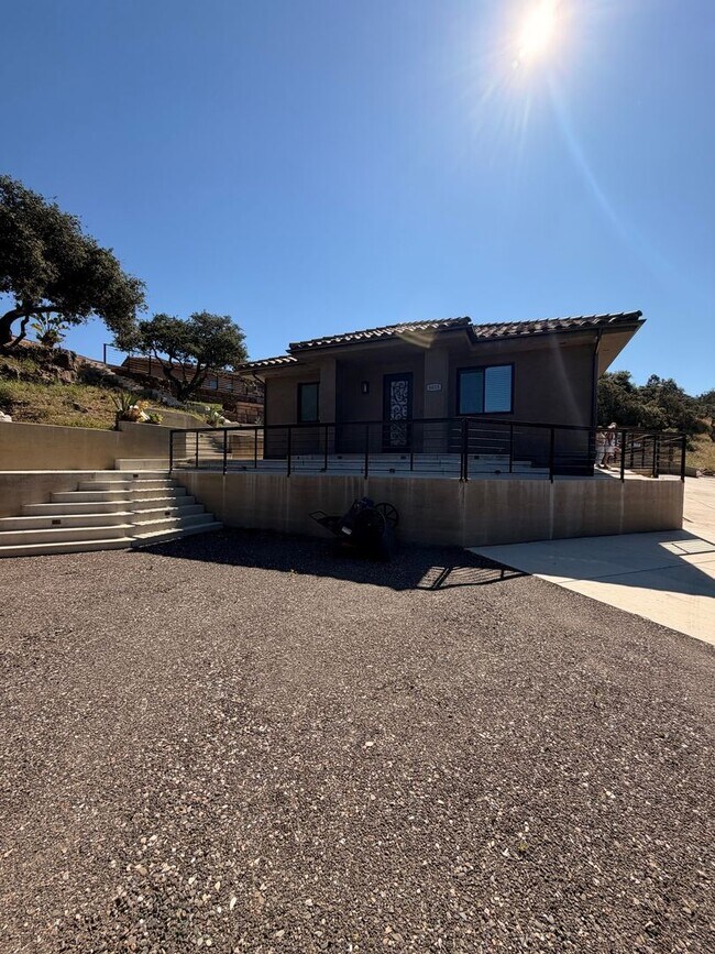 Foto del edificio - Charming 2-Bedroom Home in Private Gated Community