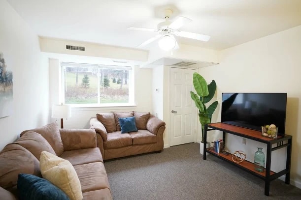 Building Photo - 150 N Main St