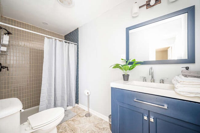 Building Photo - 3222 Jamaica Rd NW