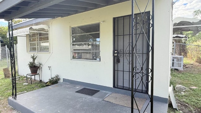 Photo - 212 NW 8th Ave House
