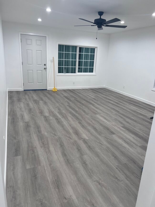 Living room - 108 W 109th St