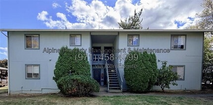 Building Photo - 12400 SW Chaps Ct