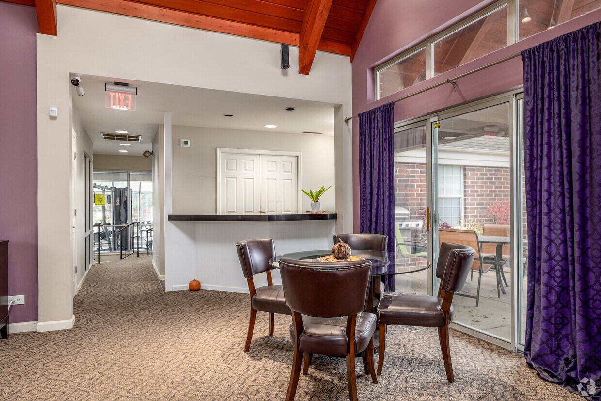 Bristol Club Apartments - 5700 S Walnut Ave Downers Grove, IL 60516 |  Apartments.com, image size:1240x827