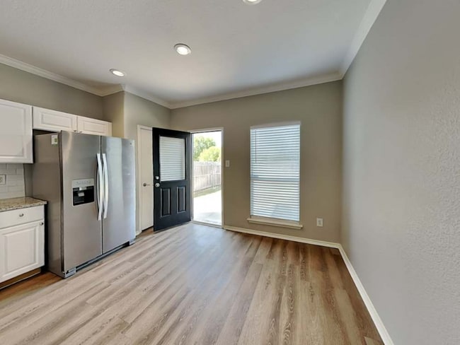 Foto del edificio - 2740 Cedar Ridge Ln