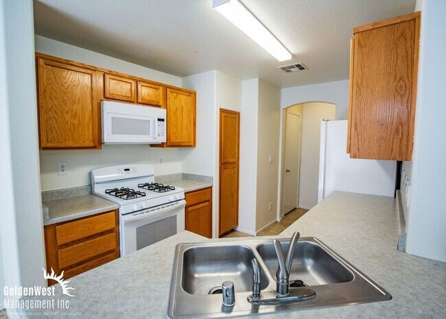 Foto del edificio - Charming 3Bdm, 2.5Ba Home with Community Pool.