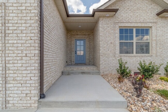 Building Photo - 1558 Hereford Blvd