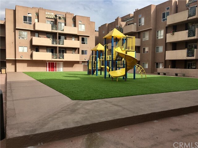Foto del edificio - 450 E 4th St