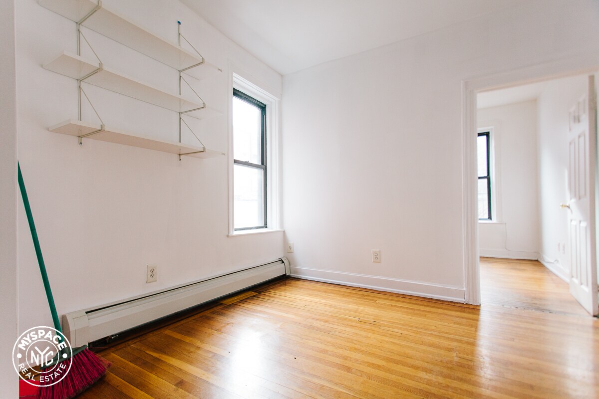 Primary Photo - 108 Central Ave
