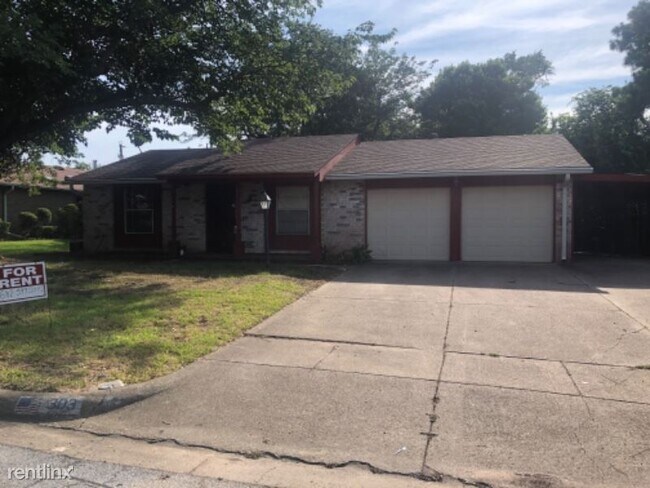 Building Photo - 4 br, 2 bath House - 303 Carter Dr