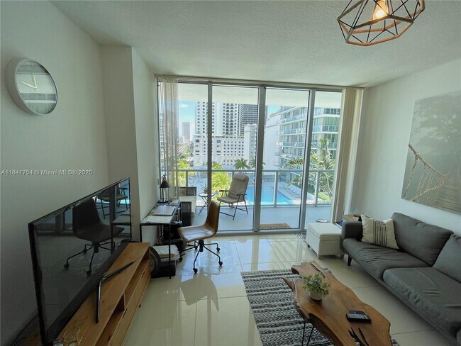 Foto del edificio - 79 SW 12th St