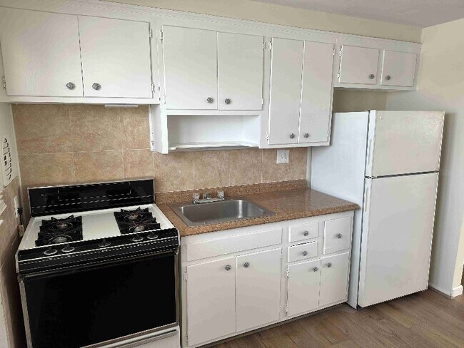 Foto del edificio - 424 Long Beach Rd
