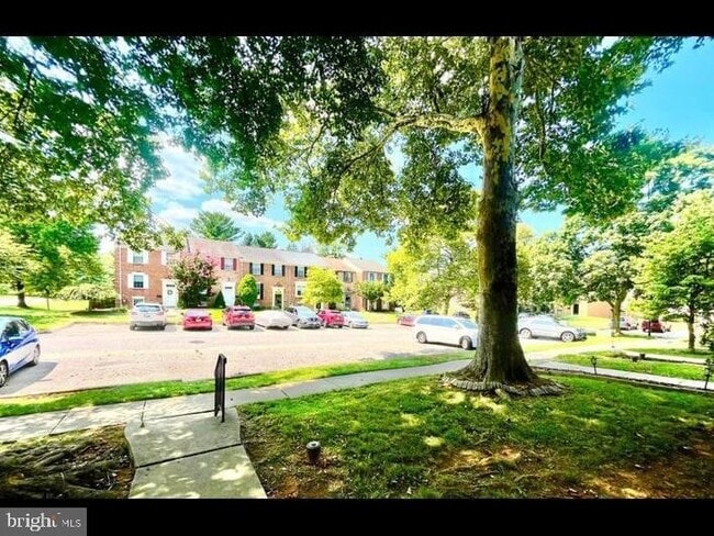 Photo - 1 Crotona Ct Townhome