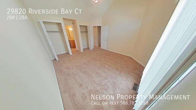 Foto del edificio - 29820 Riverside Bay Ct