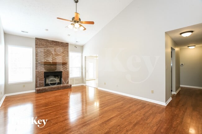 Building Photo - 6753 Long Run Dr