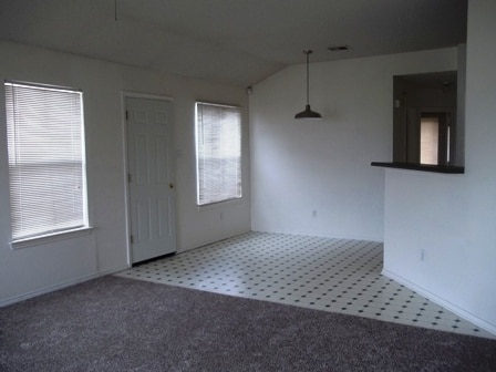 Foto del edificio - 2205 Garrett Dr