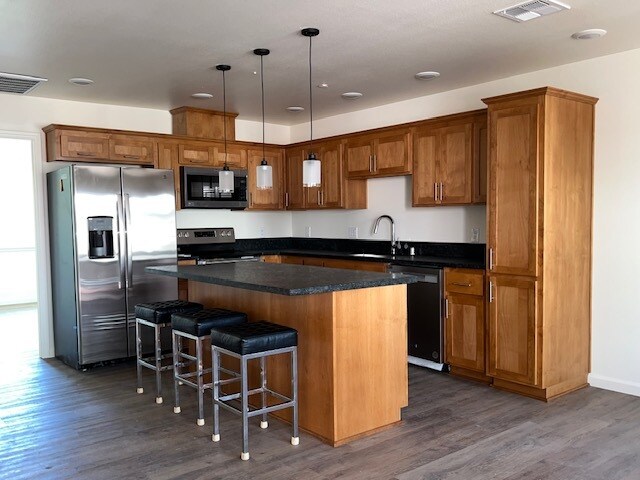 Foto del edificio - 5334 Kenneth Ave