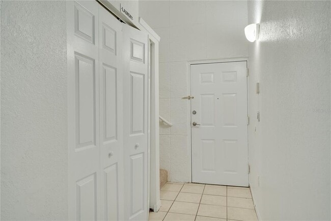 Building Photo - 5011 Sunridge Palms Dr
