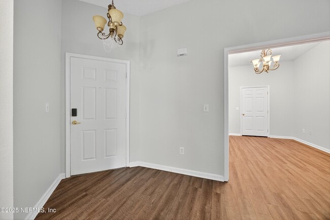 Foto del edificio - 7047 Deer Lodge Cir