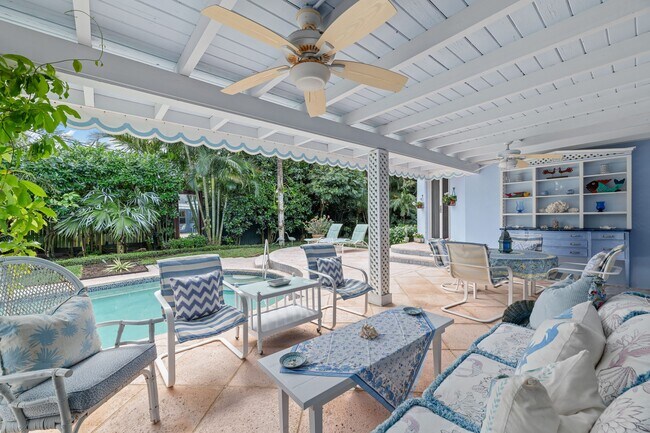 Foto del edificio - 216 Jamaica Ln