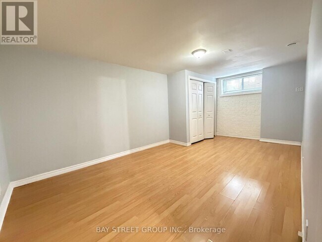 Photo du bâtiment - 759 Eaglemount Crescent