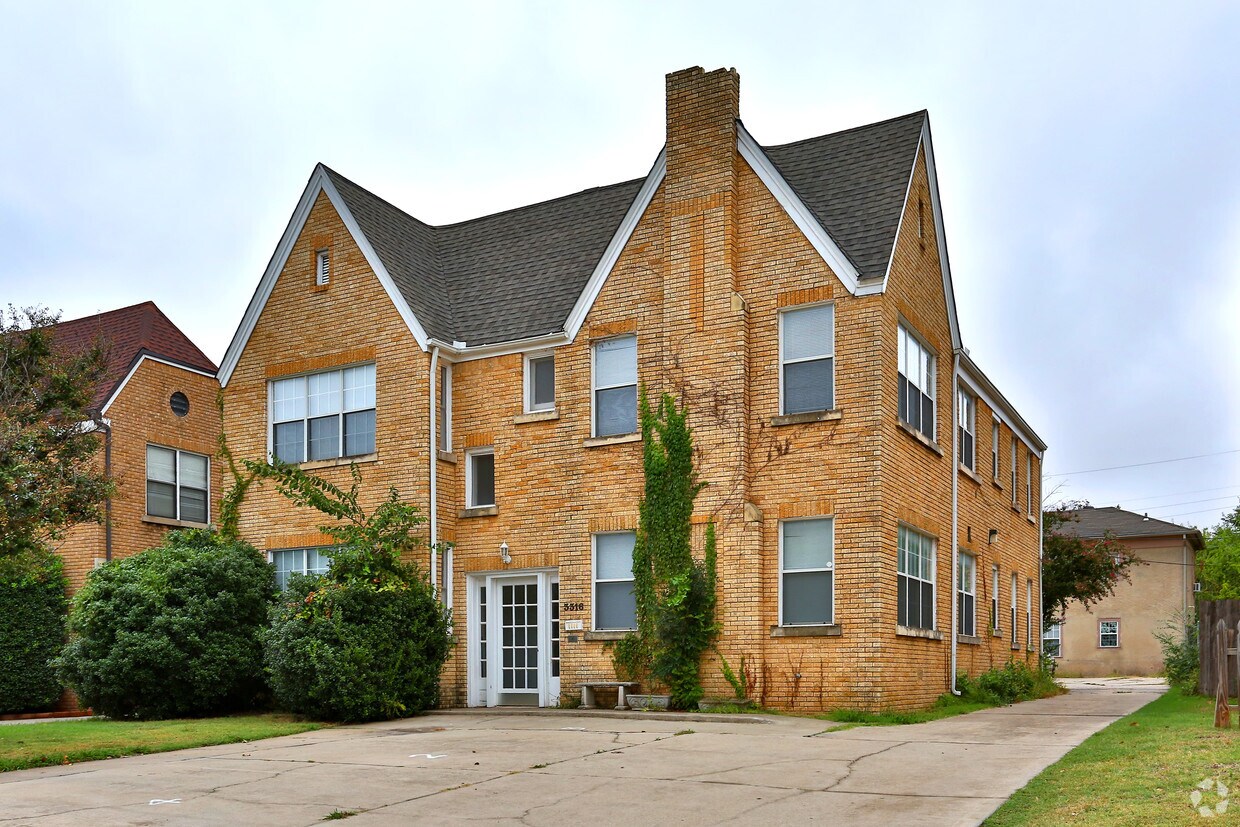 Primary Photo - 3316 N Robinson Ave