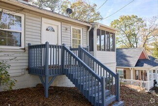 Building Photo - 152 Hedges St SE