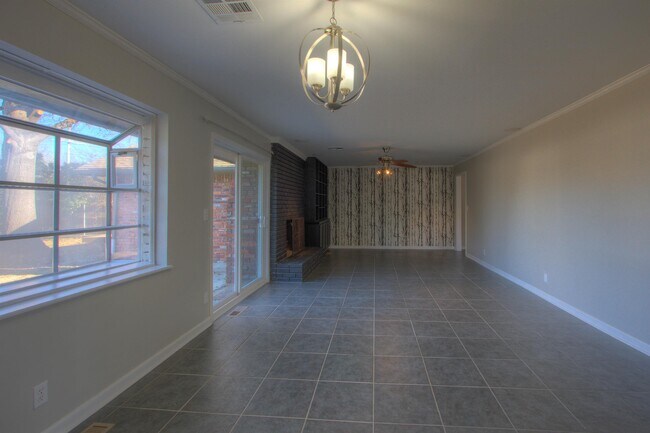 Foto del edificio - 6635 E 54th St