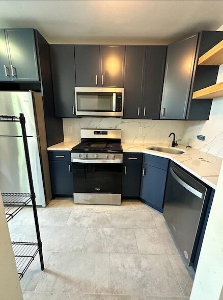 Building Photo - 557 Bramhall Ave