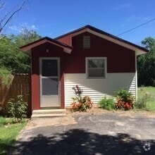 Building Photo - 1118 SW Indianola Rd
