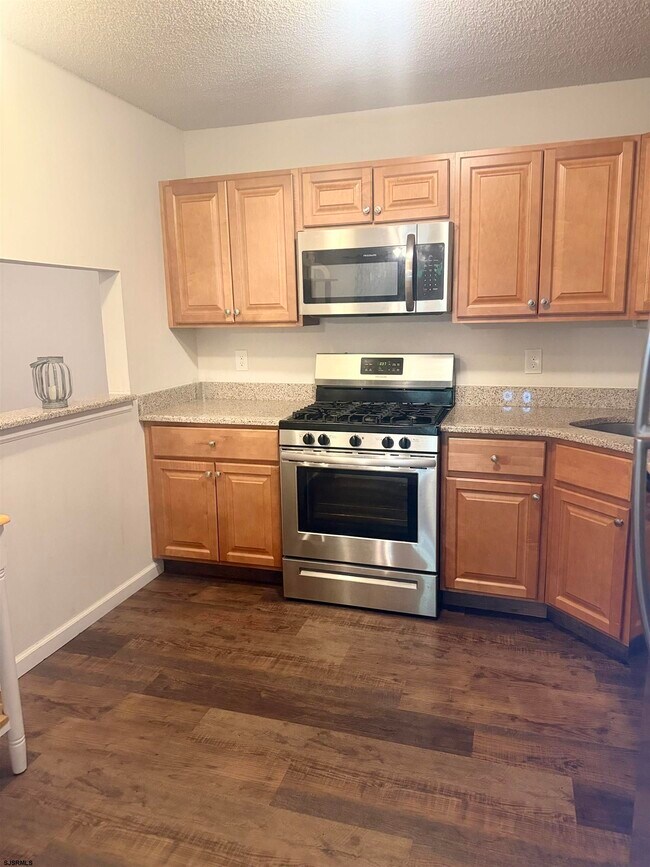 Foto del edificio - 217 Colonial Ct