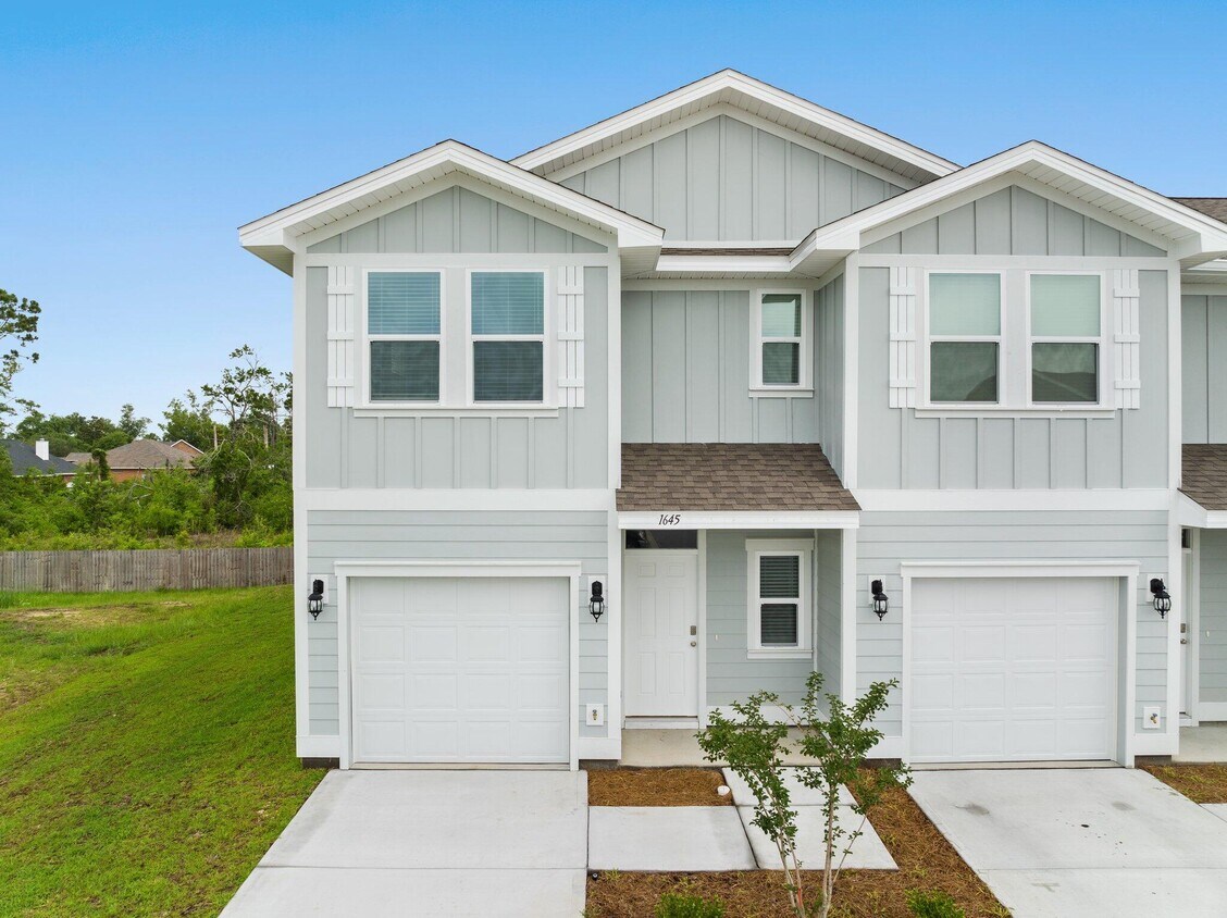 1645 Caleigh Ct, Lynn Haven, FL 32444 Townhome Rentals in Lynn Haven