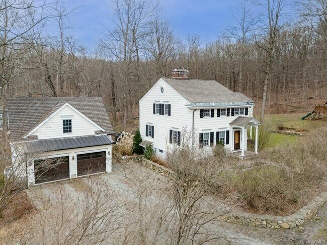 Foto del edificio - 1100 Old Albany Post Rd