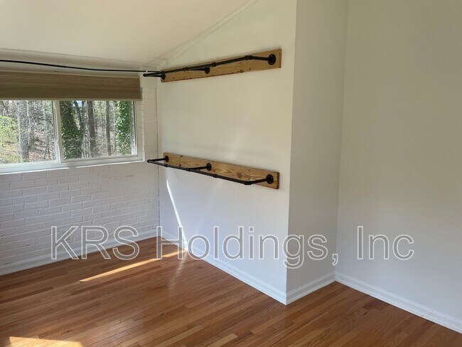 Building Photo - 3391 Bristol Ct