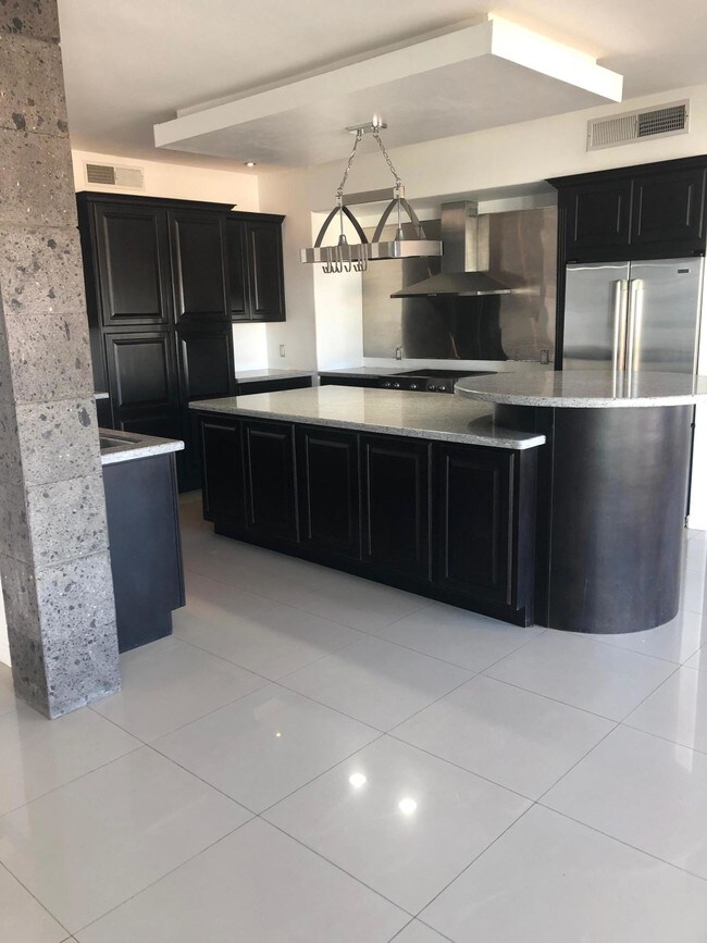 Foto del edificio - 1201 Stone Ridge Pl