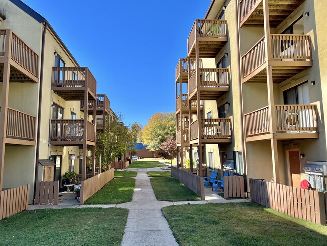 Building Photo - 1000 Linden Ave