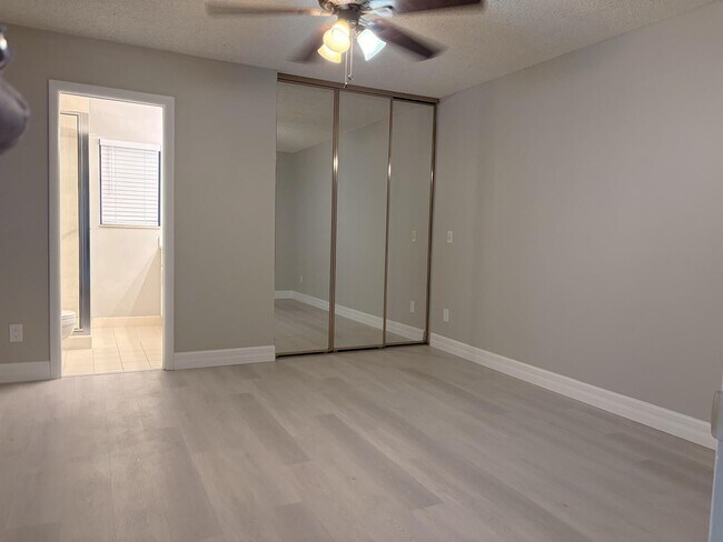 Foto del edificio - 5404 Wheatley Ct