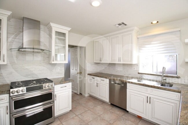 Building Photo - 7650 E Williams Dr