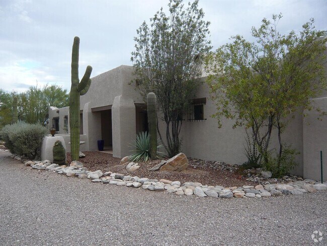 Building Photo - 5310 N Camino Real